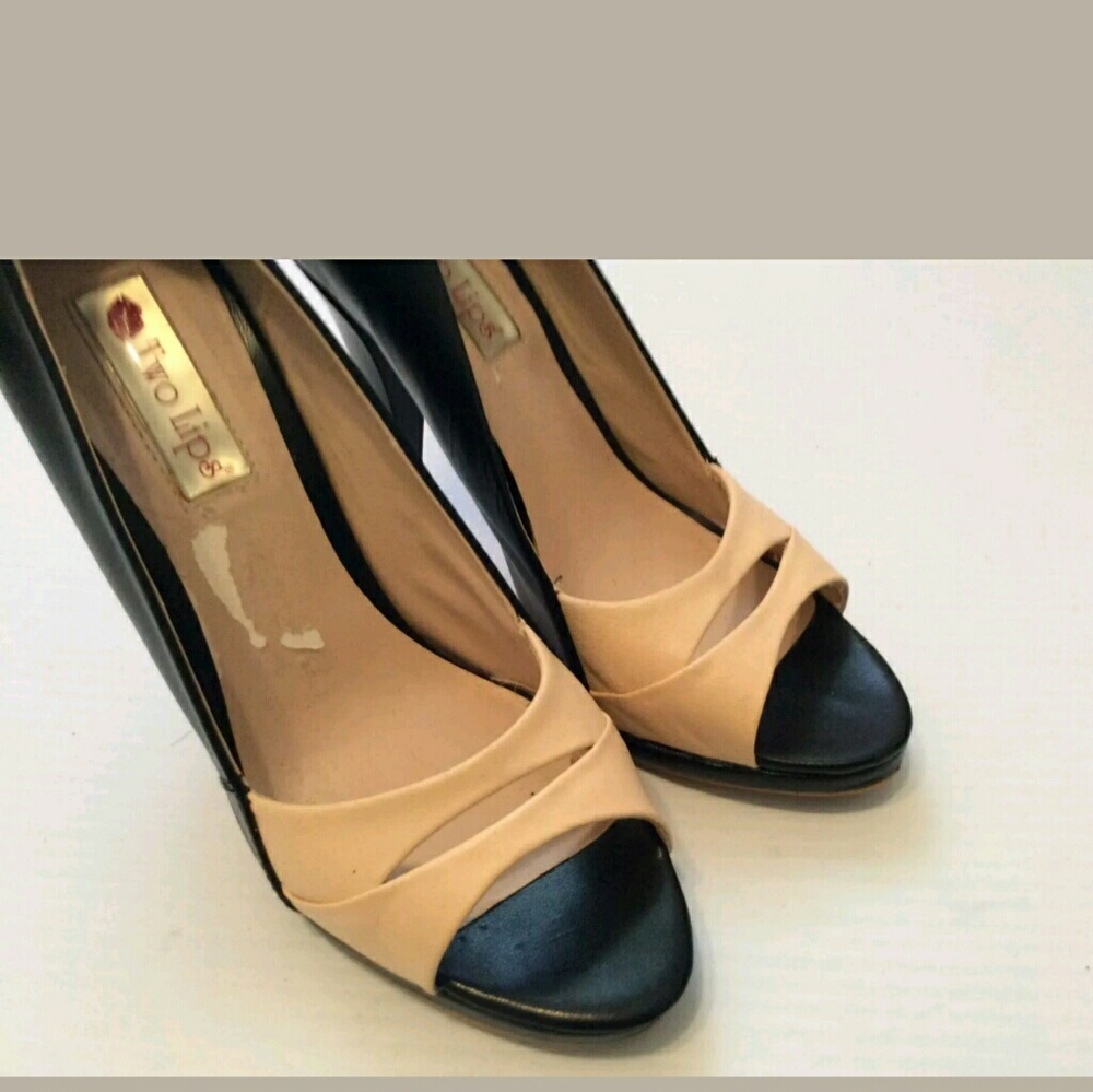 Two Lips Shoes Sz 7.5 M Leather Peep Toe black